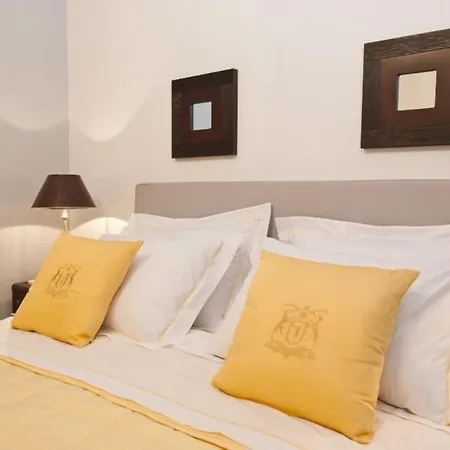 Acropolis Luxury Apartment With Balcony-3