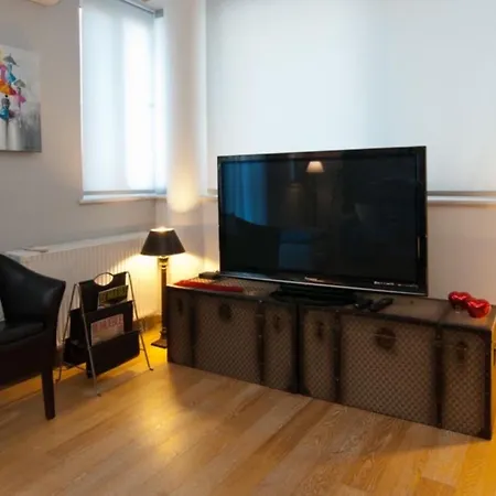 Acropolis Luxury Apartment With Balcony-2